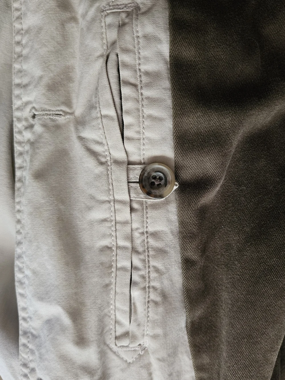 Banana Republic Men's Light Beige Field Jacket with Contrast Collar Size Large